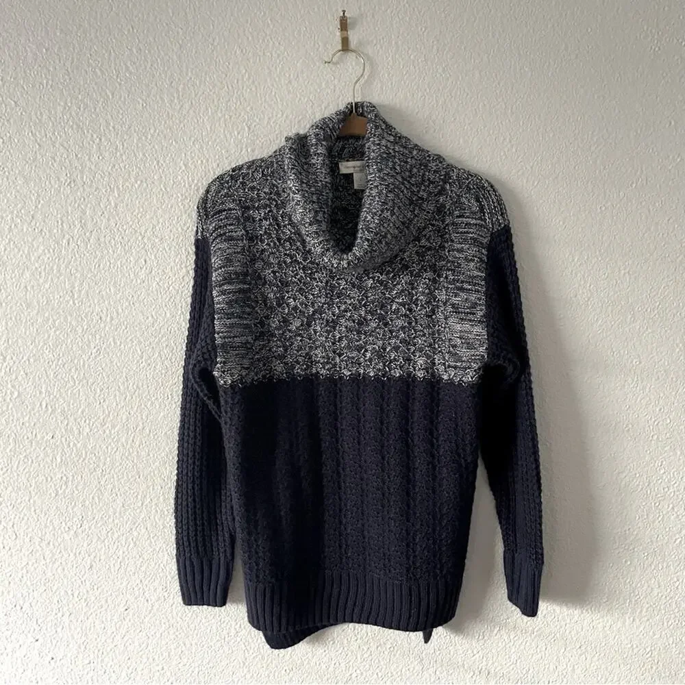 Navy Turtleneck Sweater Color Block Chunky Knit Soft & Cozy Size small